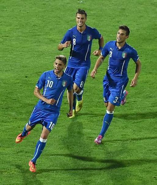 Crisetig e Biraghi inseguono Berardi dopo il gol del 3-2. Getty Images